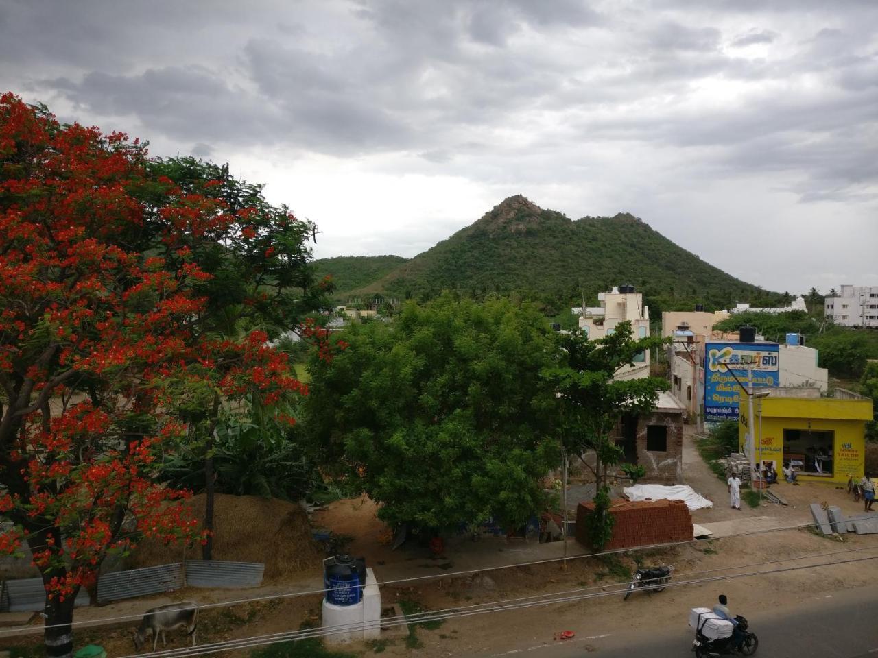 Selvalakshmi Restaurant And Lodge Tiruvannāmalai المظهر الخارجي الصورة